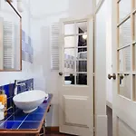 Explore From An Artistic Alfama * Lisboa