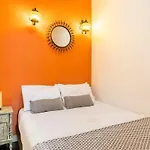 Explore From An Artistic Alfama Appartement