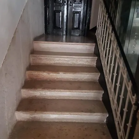 Explore From An Artistic Alfama Appartement Lisboa