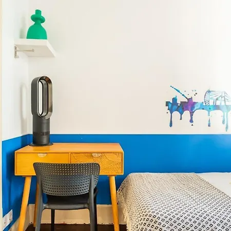 Explore From An Artistic Alfama Apartman *