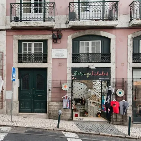 Daire Explore From An Artistic Alfama Lisboa