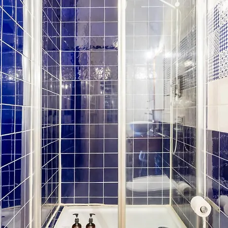 Explore From An Artistic Alfama Appartement Lisboa