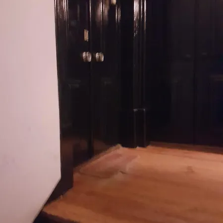 Explore From An Artistic Alfama Lisboa